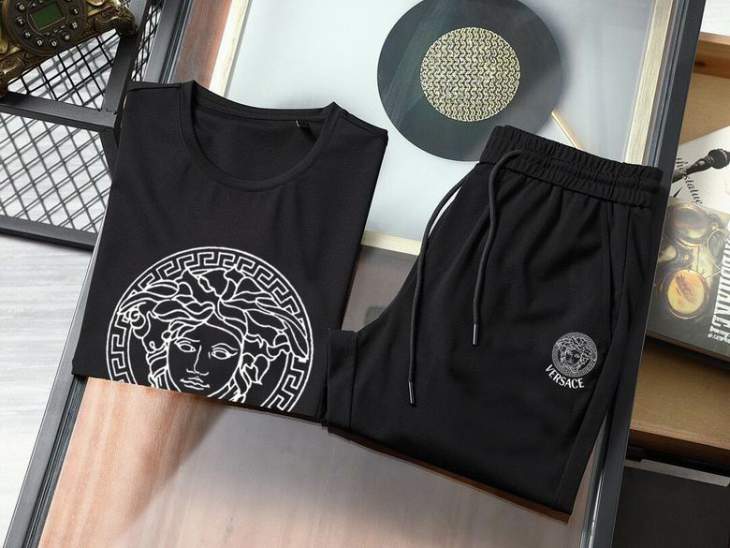 Picture of Versace Shirt Pant Suits _SKUVersaceM-5XLkdtn1125135